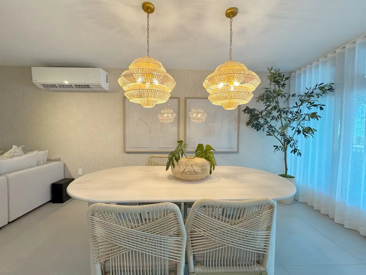 Open dining area—enjoy meals together in a welcoming setting.